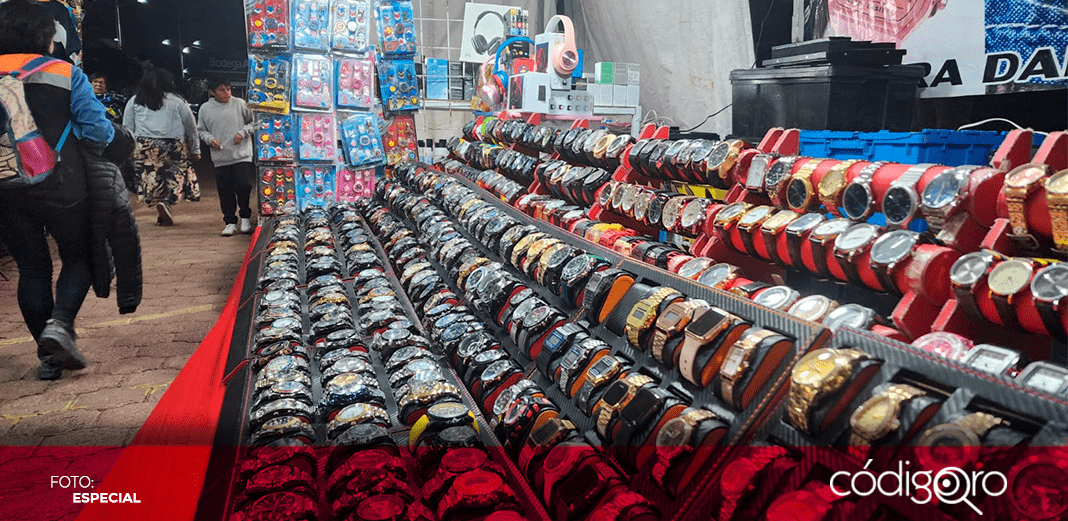 Instalan tianguis decembrino de la Cruz en plaza comercial