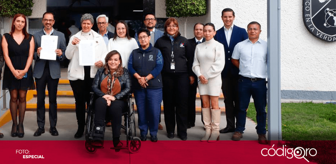 Firman escrituras de Clínica Médica Universitaria Santa Rosa Jáuregui