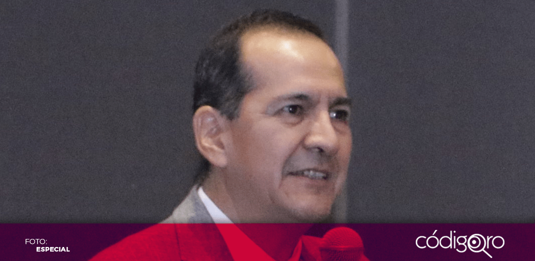 Cuauhtémoc Acevedo Toledo asume la presidencia de AMIQRO