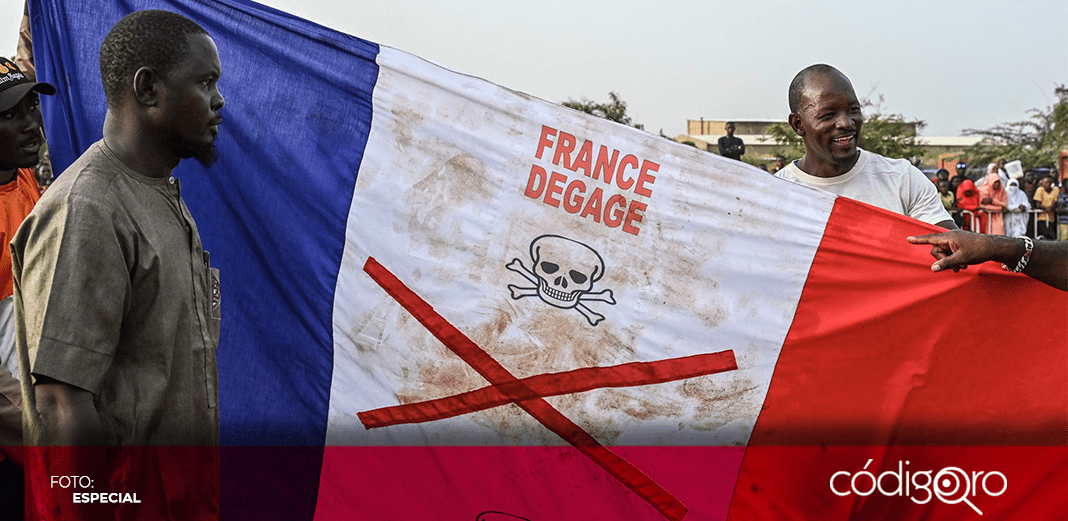 Francia cierra su embajada de Níger