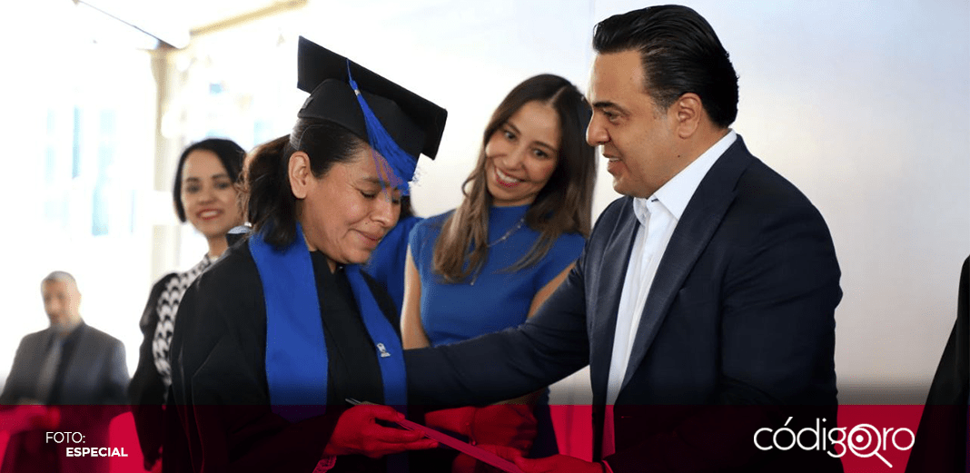 Se gradúan 53 alumnas de la Universidad de las Mujeres