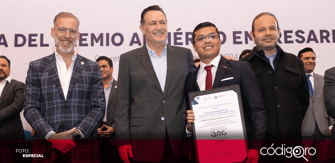 Gobernador encabeza entrega del Premio al Mérito Empresarial 2023