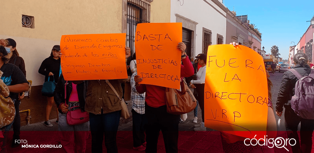 Piden destitución de directora de una escuela primaria