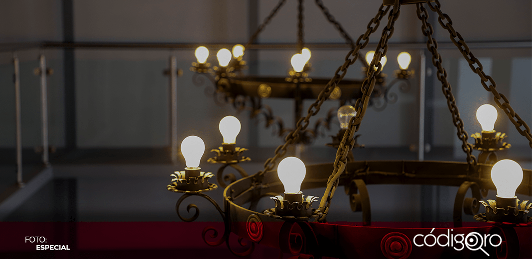 UAQ abre “Salón de los candelabros” en Facultad de Filosofía