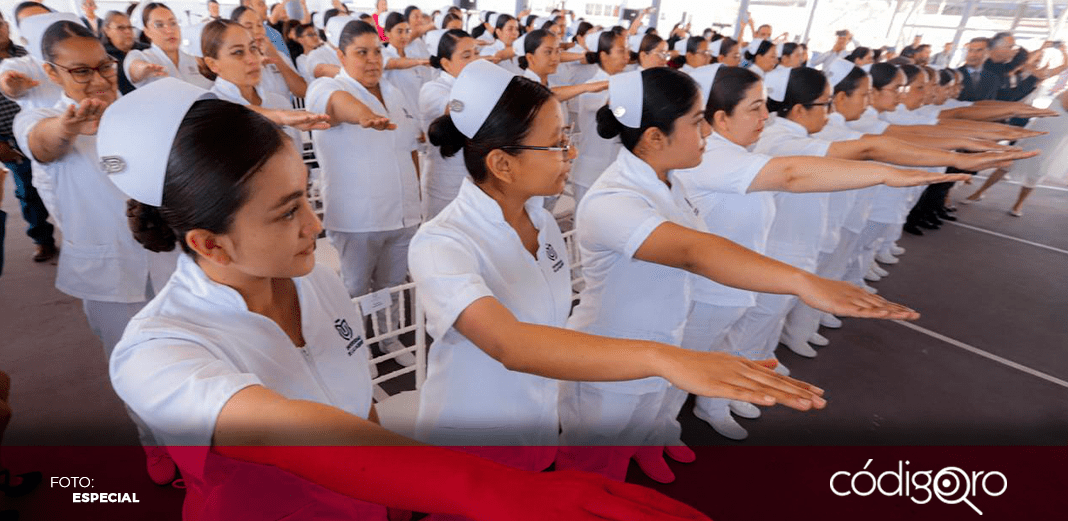 Imponen cofia a 39 estudiantes de Enfermería en la Universidad de las Mujeres