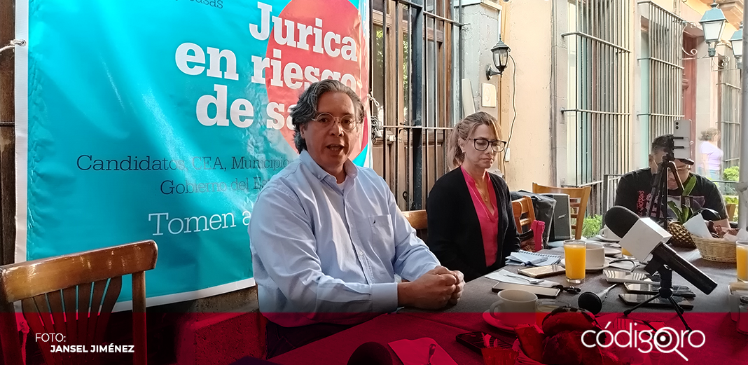 Vecinos de Jurica exigen a candidatos atender problema de aguas negras