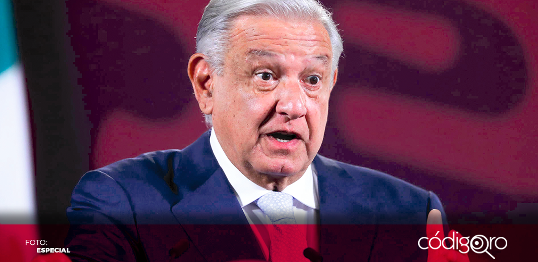 AMLO defiende la “libertad” ante imagen de la Santa Muerte que lo apoya