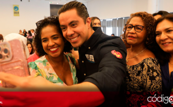 Felipe Fernando Macías convivió con más de mil 200 mamás queretanas y reconoció su trabajo durante el festejo del Día de las Madres; anunció la creación de la Patrulla Rosa para proteger a las mujeres