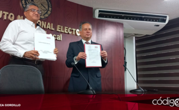 El candidato de Morena al Senado, Santiago Nieto, presentó la actualización de su 5 de 5 ante el INE. Foto: Mónica Gordillo
