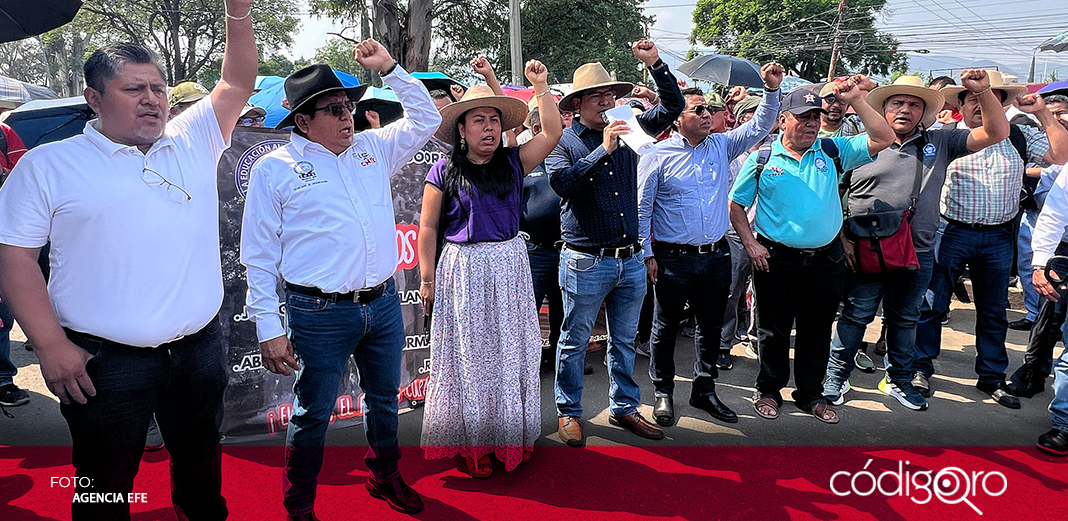 Maestros realizan plantón en Oaxaca para presionar al gobierno ante las elecciones