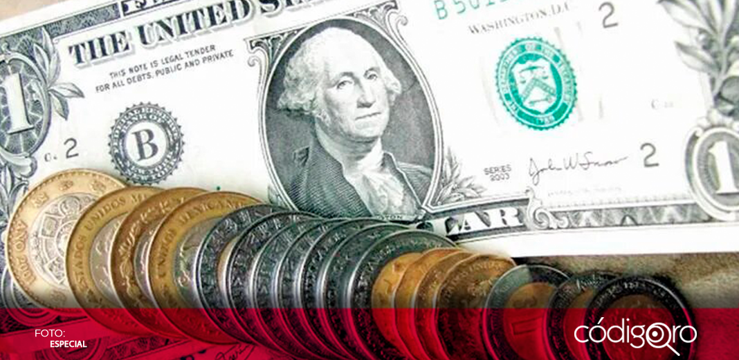 El peso opera con ganancias frente al dólar 