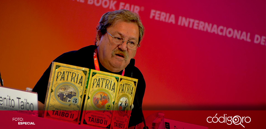 Paco Ignacio Taibo II seguirá al frente del FCE
