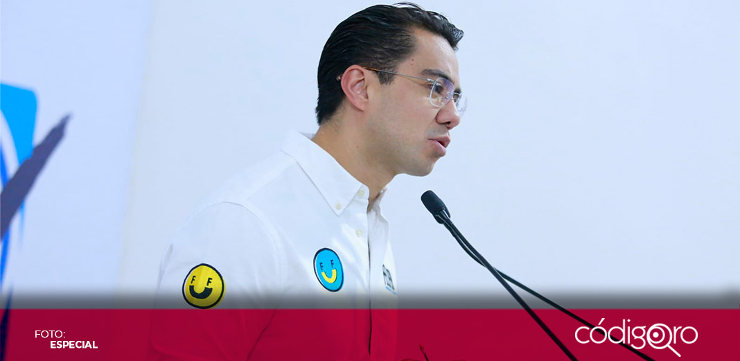 El futuro del país pasa por el desarrollo ferroviario: Felifer Macías