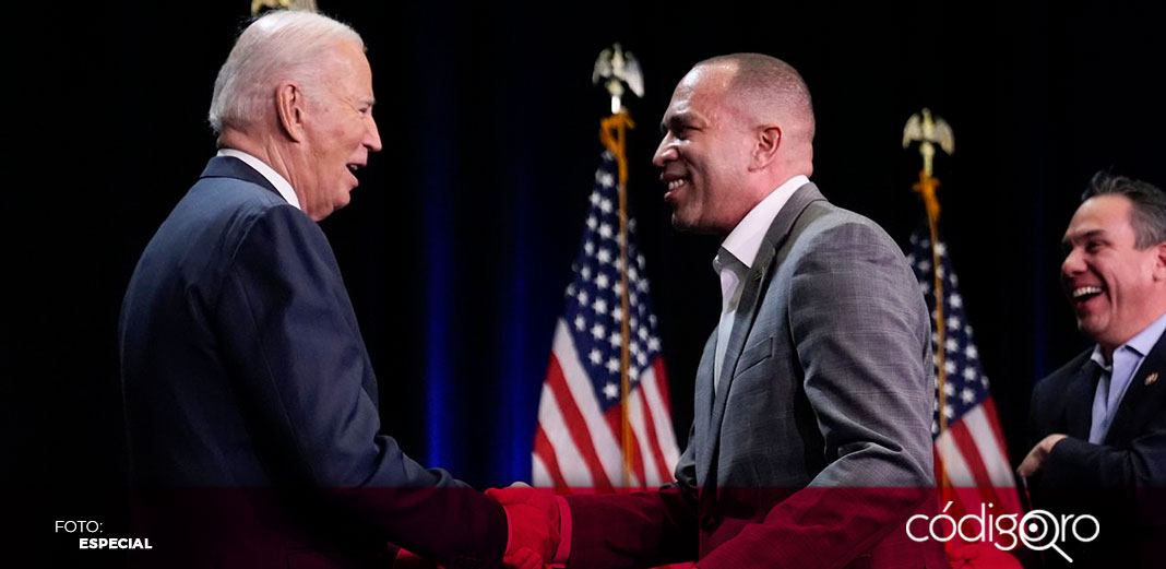Líder demócrata en la Cámara Baja no expresa su apoyo a Biden tras verse con él