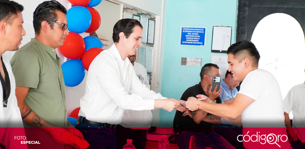 CECA entrega certificados de taekwondo a alumnos en recuperación