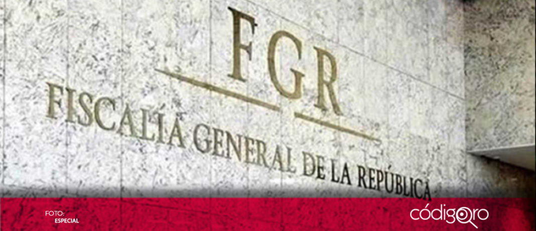 La FGR iniciará un juicio en contra de 8 detenidos en cuatro estados del país con 179 armas de fuego, debido a su presunta responsabilidad en delitos de delincuencia organizada por acopio y tráfico de armas