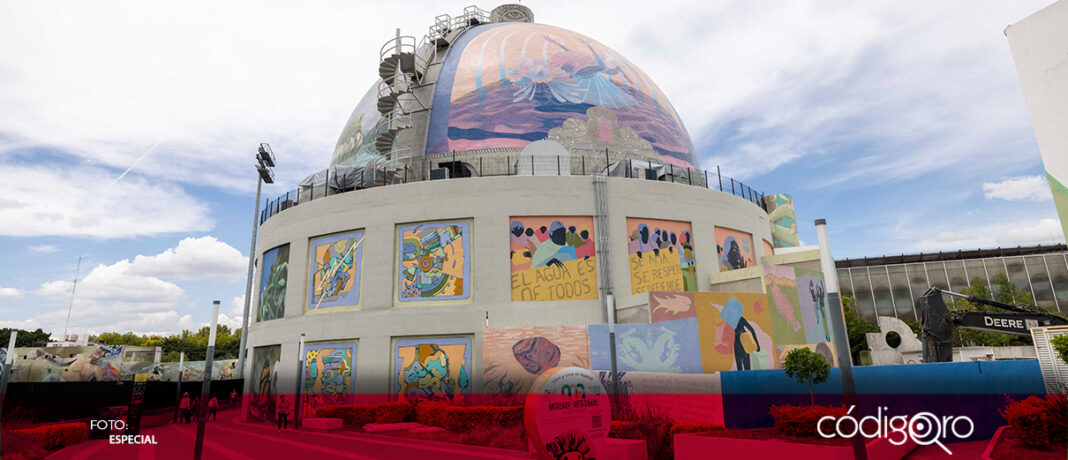 El gobernador Mauricio Kuri develó la placa conmemorativa del planetario 