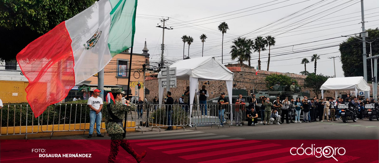 En Querétaro, realizan desfile por Independencia de México