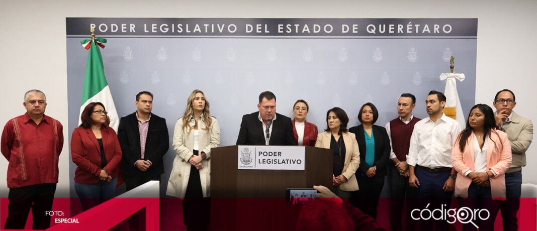 El coordinador del grupo parlamentario de Morena en la entidad, Edgar Inzunza, dijo que el PAN y aliados evitaron que se instalara la Mesa Directiva de la 61 Legislatura y mandaron a receso hasta el 2 de octubre; por ello, convoca a elección inmediata 