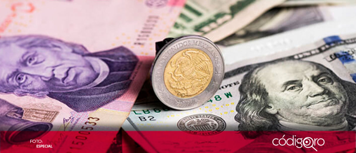 Peso arranca la semana con caída ante el dólar