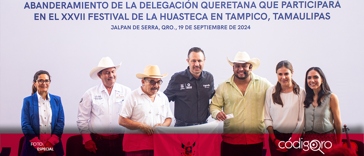 Kuri abandera a delegación queretana que participará en Festival de la Huasteca