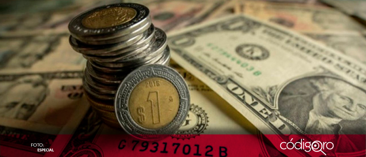 Peso cae con fuerza frente al dólar