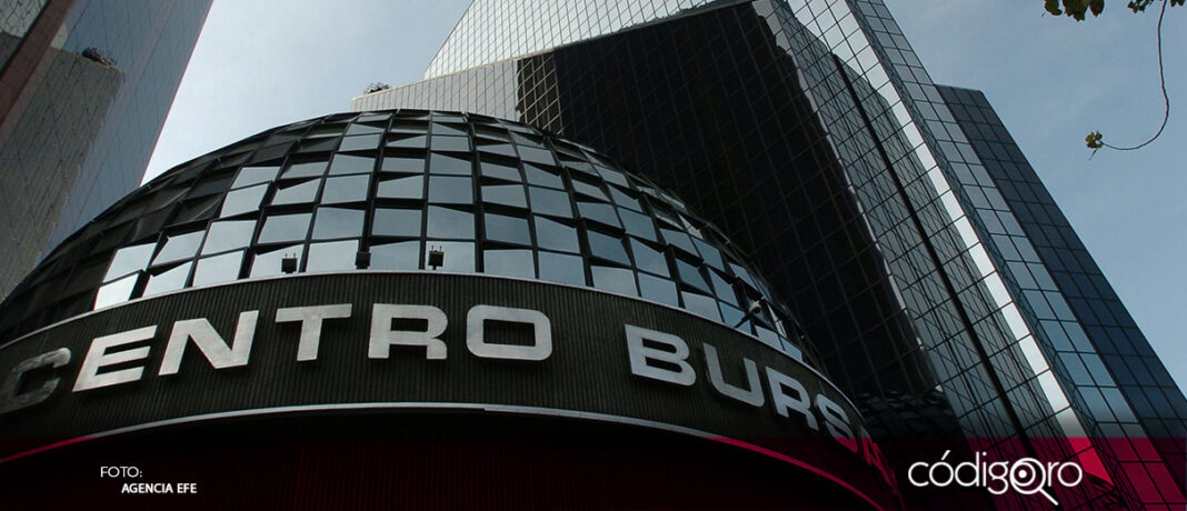 La BMV cayó 0.04%, colocando a su principal indicador en 52 mil 463.66 unidades; con esto, acumuló su segunda baja en las últimas cuatro sesiones, contrario a los mercados a nivel mundial