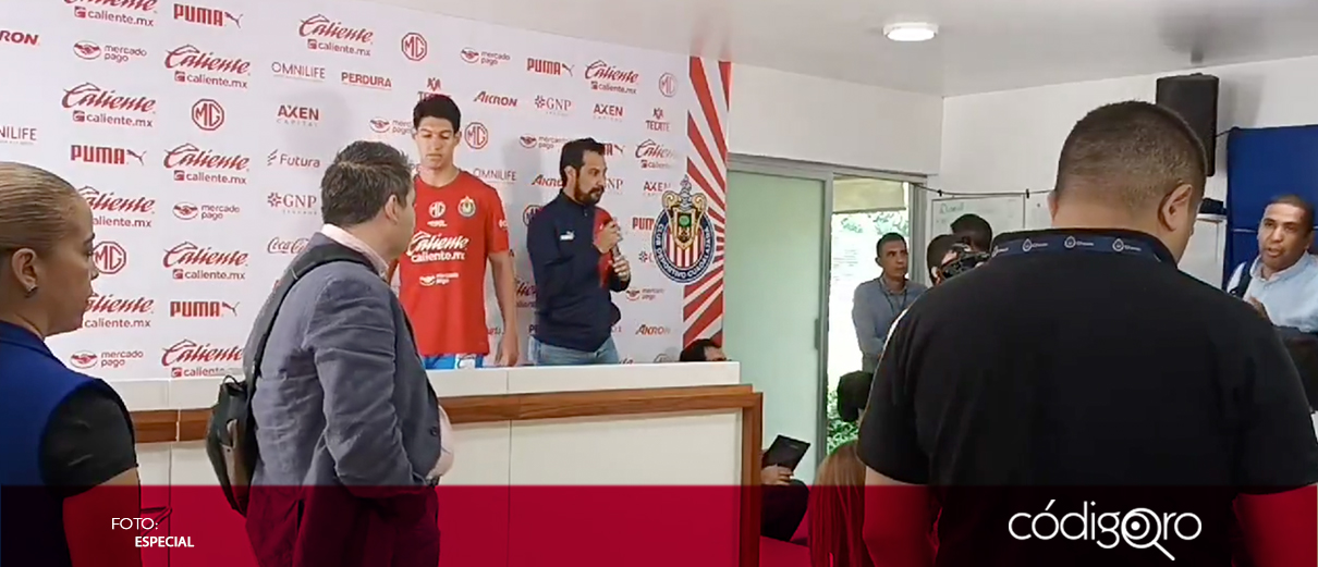 Indisciplina en Chivas: lanzan petardo a periodistas