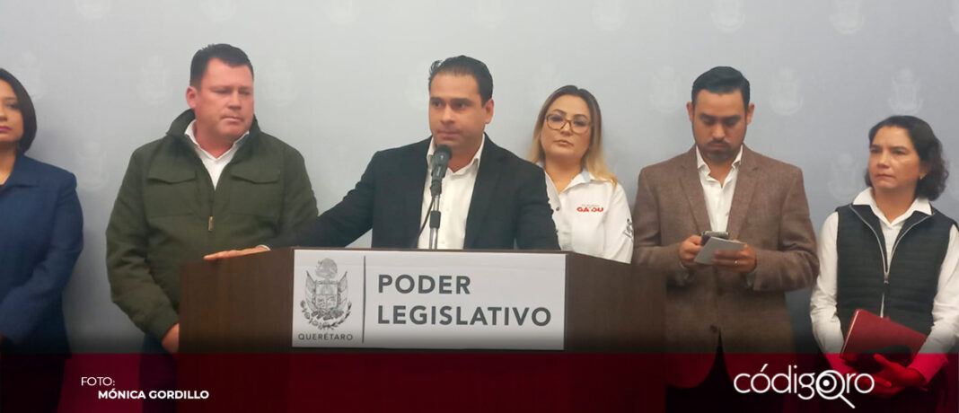 El diputado local de Morena, Eric Silva, pidió solucionar el problema del comedor de hospitales. Foto: Mónica Gordillo