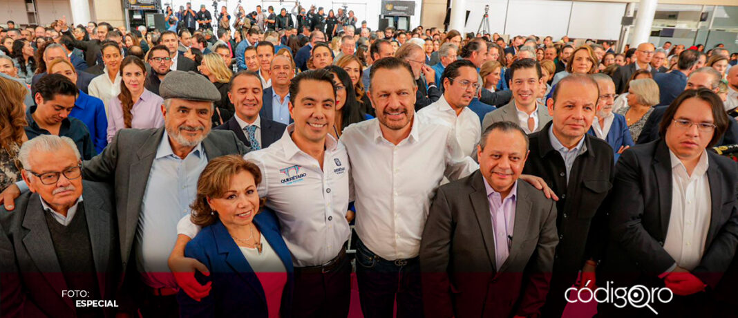 El presidente municipal de Quuerétaro, Felifer Macías, encabezó su primer encuentro ciudadano. Foto: Especial
