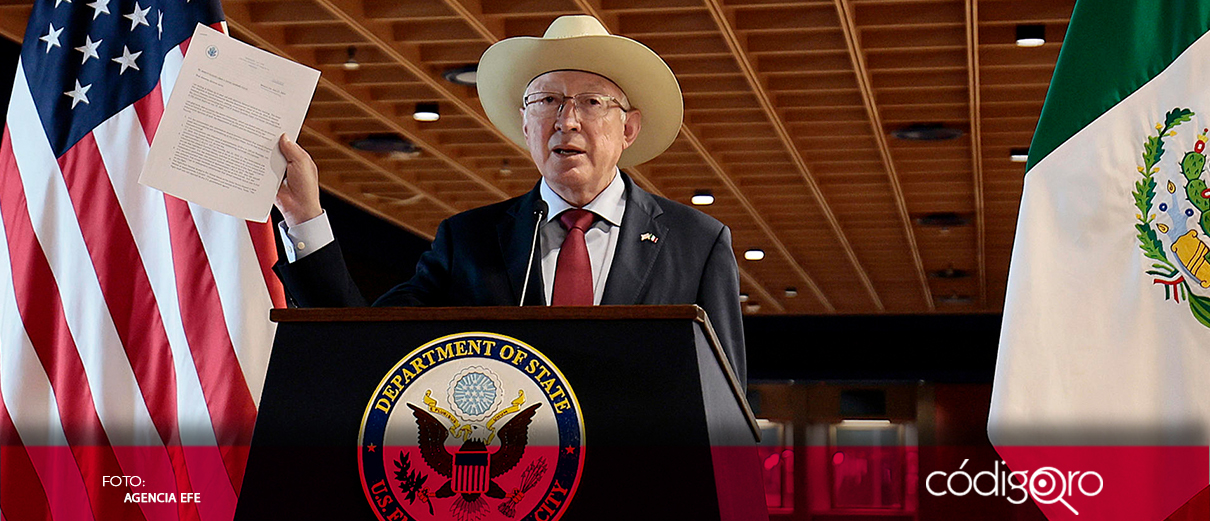 Ken Salazar muestra "sorpresa" porque México no celebre captura de "El Mayo"