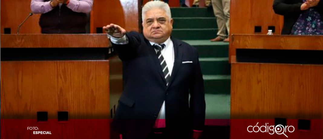 Gustavo Alarcón Herrera rindió protesta este jueves ante los diputados locales en pleno y asumió las funciones de alcalde de Chilpancingo