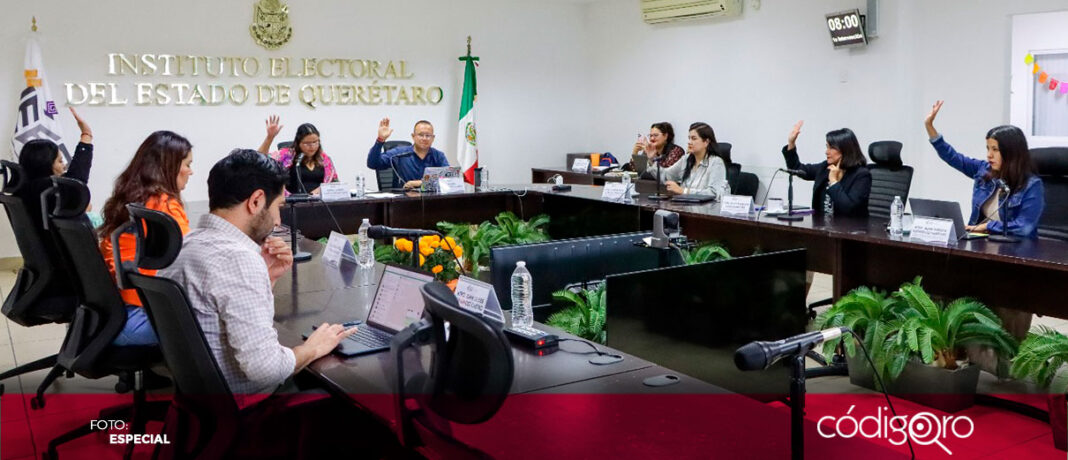 La Comisión Transitoria del IEEQ aprobó las propuestas de Noemi Sabino como directora ejecutiva de Asuntos Jurídicos y de Estefanía Ramírez como coordinadora Jurídica