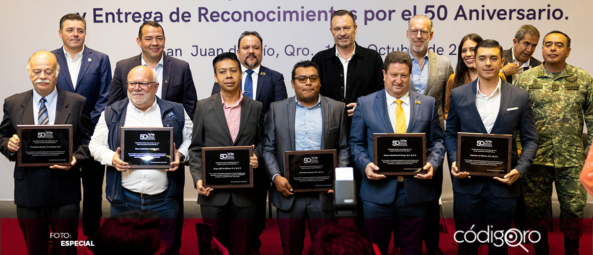 Gobernador toma protesta a integrantes del Consejo Directivo de Industriales de SJR