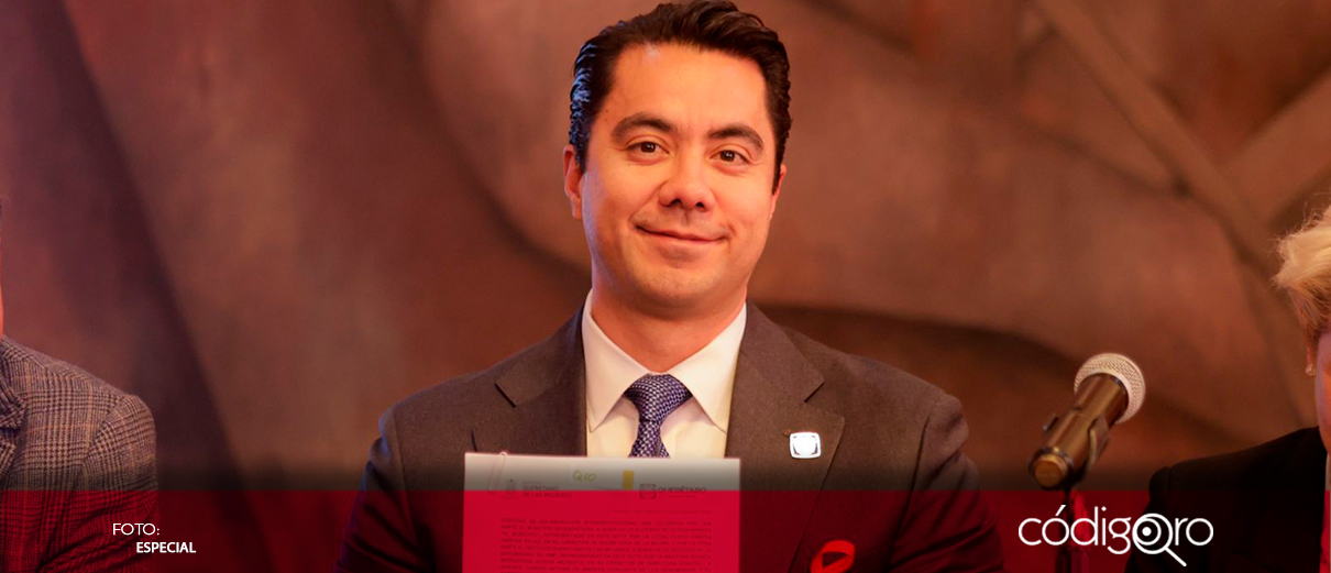 Felifer Macías firma convenio de colaboración interinstitucional con el IQM