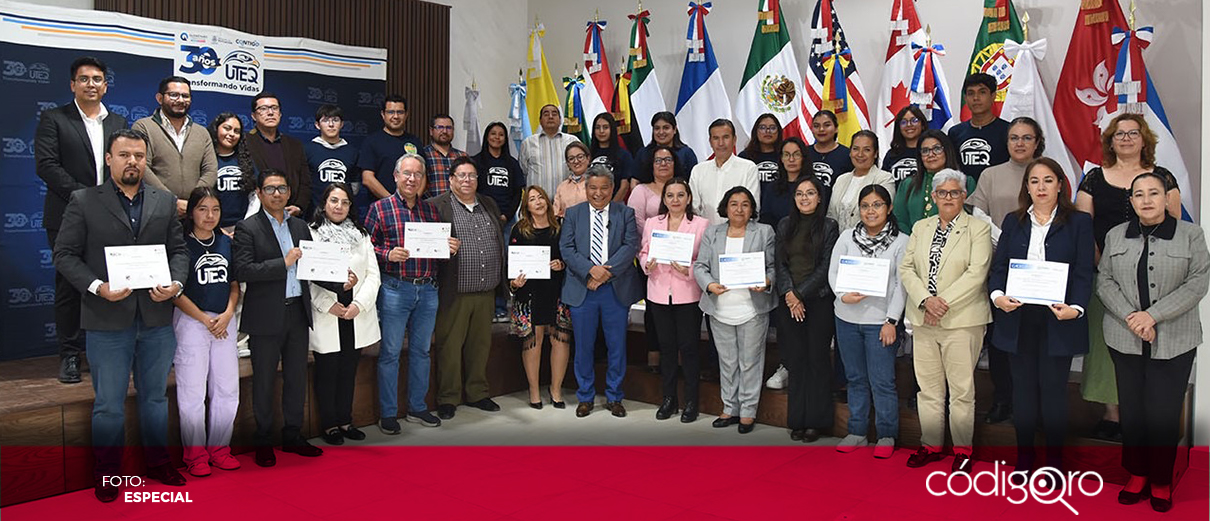 UTEQ certifica programas de división económica-administrativa