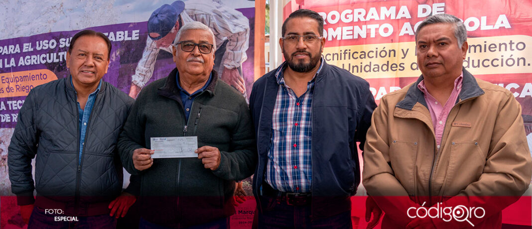 Para impulsar las actividades agrícolas y ganaderas de El Marqués, el municipio entregó subsidios para la Tecnificación y Equipamiento por un valor de más de un millón 300 mil pesos; los productores podrán adquirir tractores, remolques, rastras agrícolas, entre otros