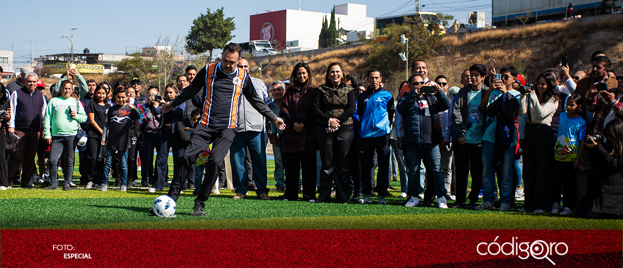 Entregan rehabilitación de pista de atletismo y cancha de futbol en SJR