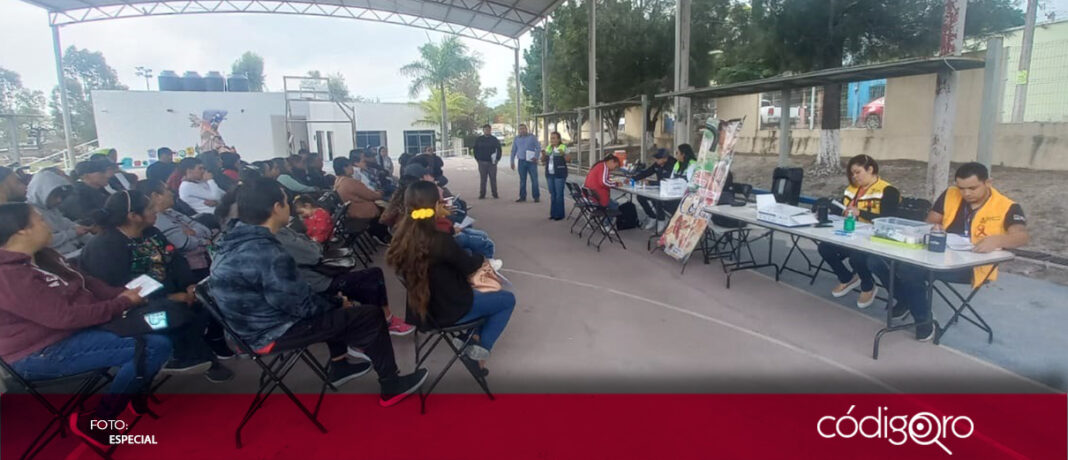 Con el objetivo de garantizar una preparación de calidad en los alimentos para las fiestas patronales de Purísima de Arista y Arroyo Seco, la SESA capacitó a 77 manejadores ambulantes de alimentos 