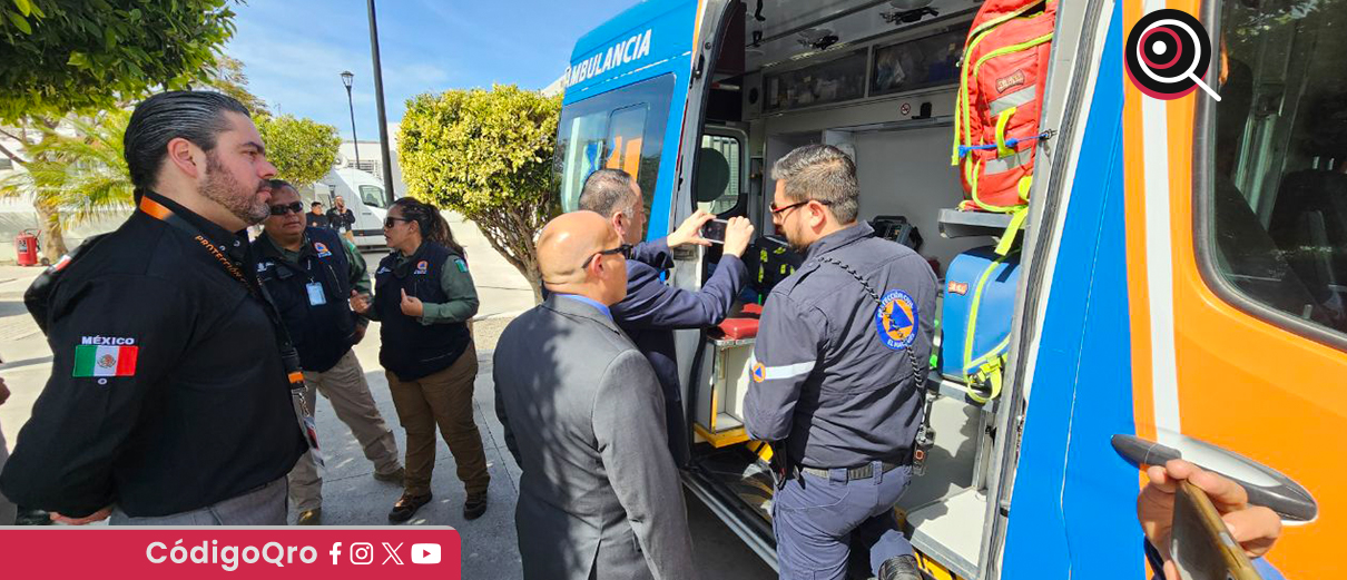 Personal de Laredo Fire Department visita Protección Civil Estatal