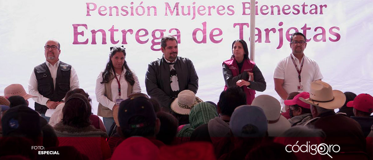 Entregan tarjetas del programa Mujeres Bienestar en Querétaro