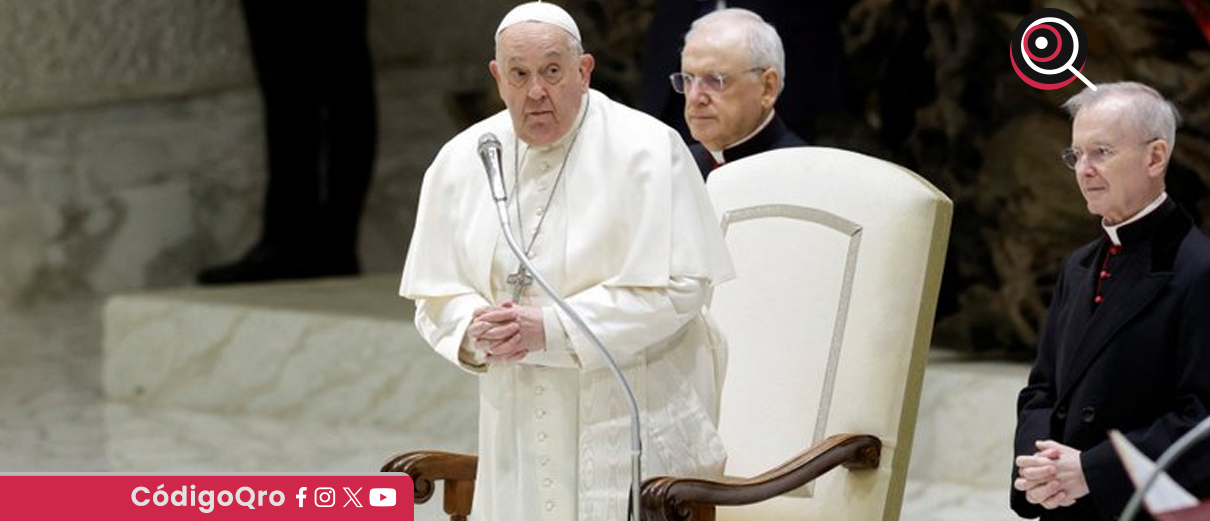 El papa Francisco sufre una caída