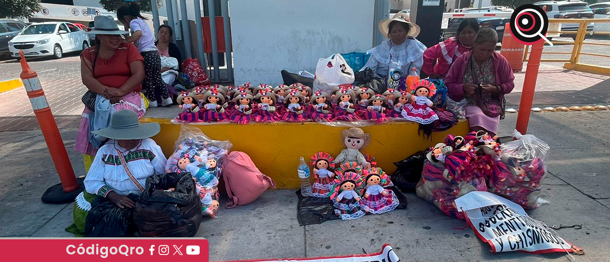 Artesanas acusan que municipio canceló pedido de 250 muñecas