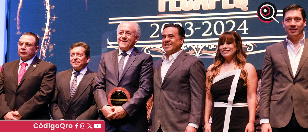 Titular de Sedesoq entrega reconocimientos a profesionistas