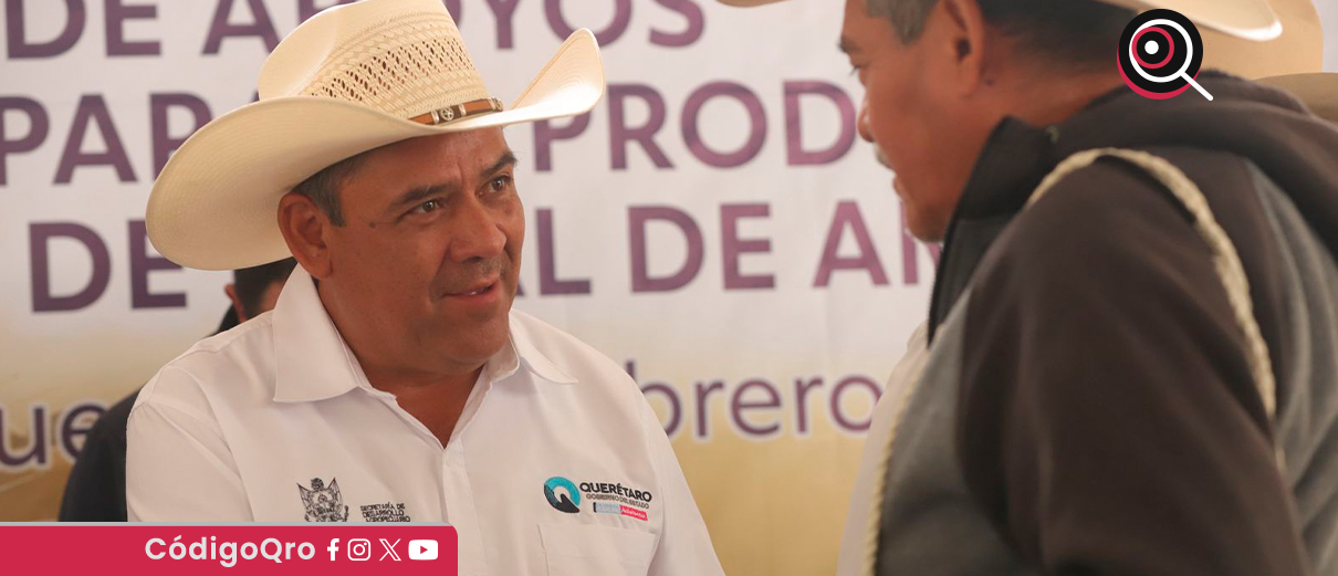 Entregan apoyos a productores de Pinal de Amoles