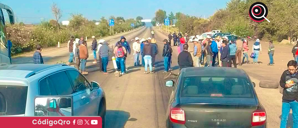 Cierran la México-Querétaro, piden cambiar nombre de la colonia "Cuarta Transformación"
