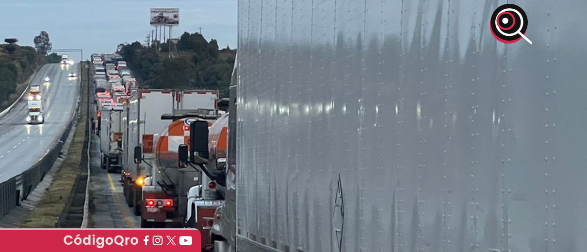 Reportan carga vehicular en la México-Querétaro tras accidente vial