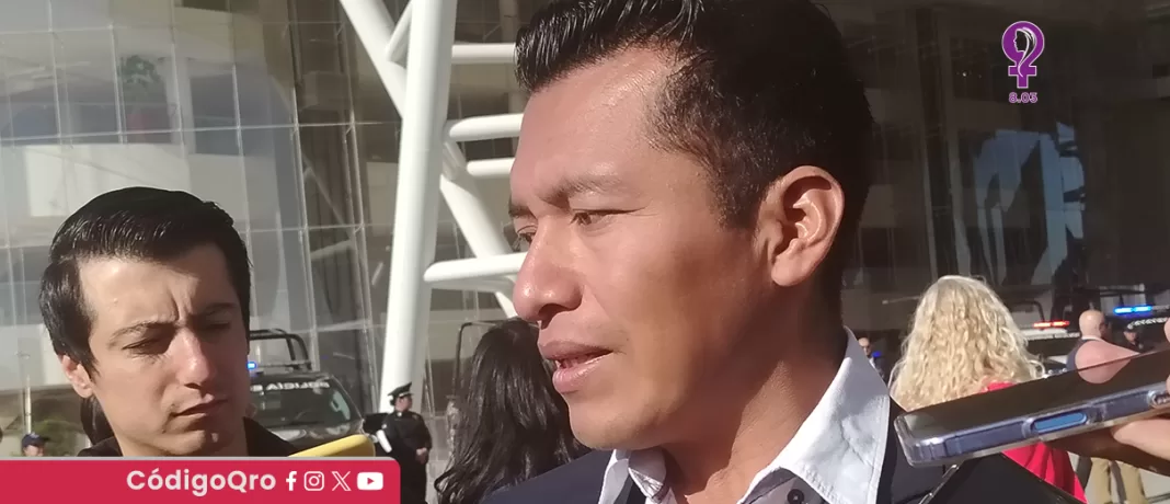 El alcalde de Tolimán, Alejo Sánchez de Santiago, aseguró que destina más del 50% de su sueldo a comunidades; esto, luego de saberse que percibe un salario máximo mensual de 100 mil pesos, mientras que el de los regidores es de 60 mil 500 pesos. Foto: Berenice Santos