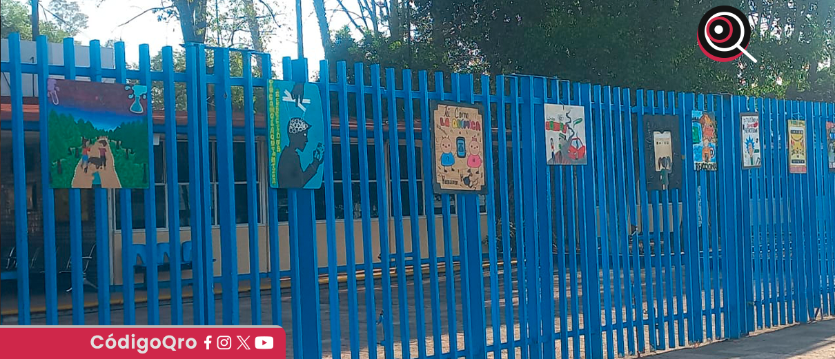 Amenaza estudiante a compañeros con arma de juguete