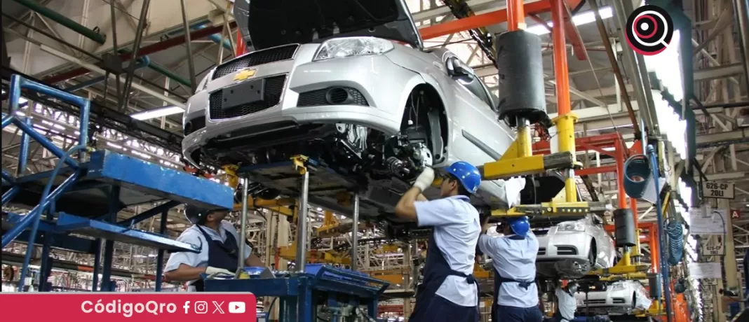 La Casa Blanca informó que las exportaciones de autos de México y Canadá a EUA pagarán un menor arancel en promedio que el resto de los países. Foto: Especial